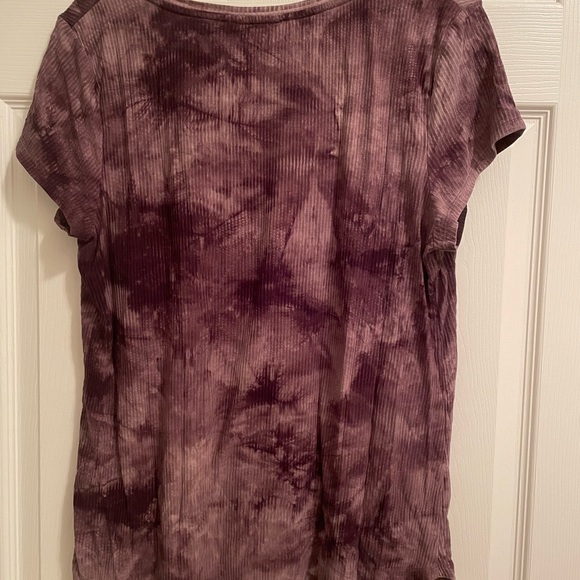 Short sleeve shirt,brown w/some cream color.Great condition, no damage - Picture 3 of 3